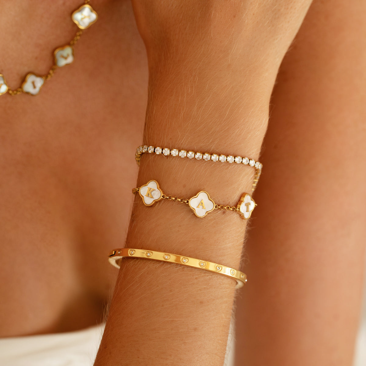 Pearl Clover Custom Name Bracelet (Gold)
